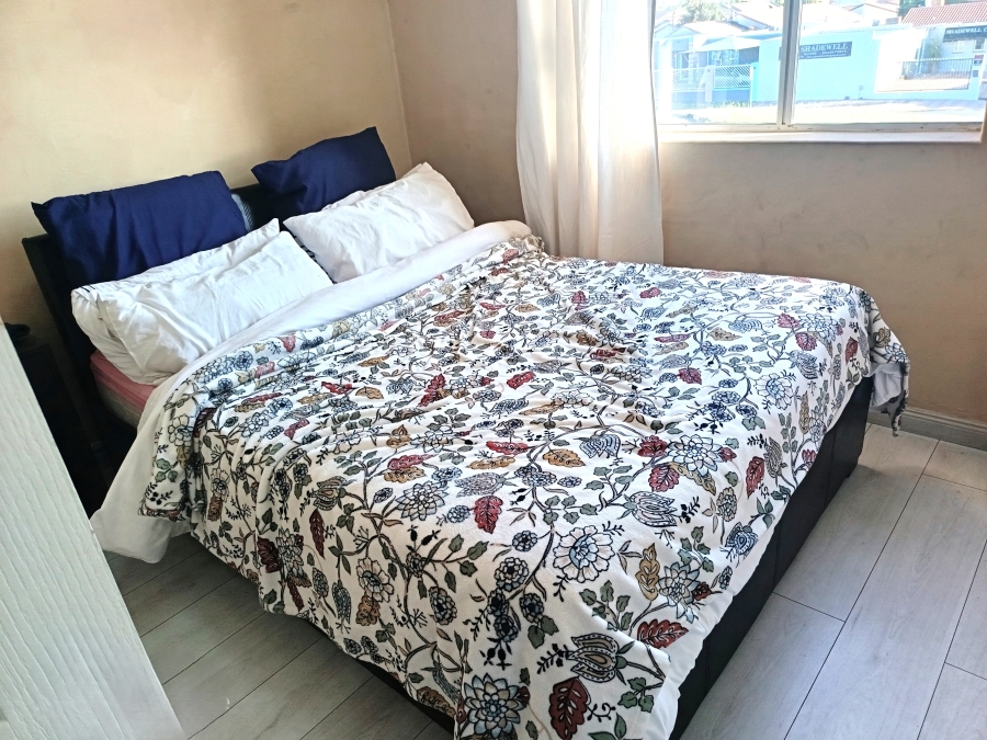 1 Bedroom Property for Sale in Bothasig Western Cape